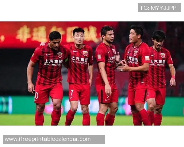 深圳与上港激战正酣比分悬念不断球迷热情高涨期待精彩瞬间